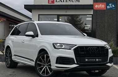 Audi Q7  2021