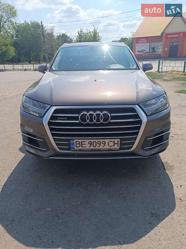 Внедорожник / Кроссовер Audi Q7 2016 в Новом Буге