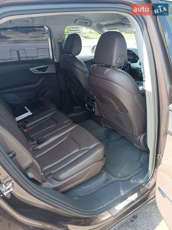 Внедорожник / Кроссовер Audi Q7 2016 в Новом Буге