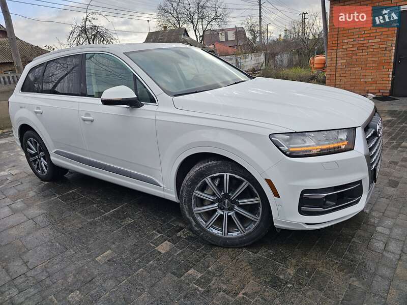 Позашляховик / Кросовер Audi Q7 2018 в Вінниці