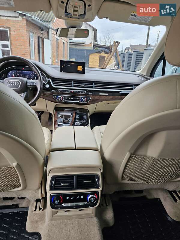 Позашляховик / Кросовер Audi Q7 2018 в Вінниці