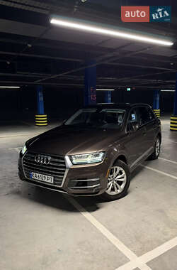 Audi Q7  2016