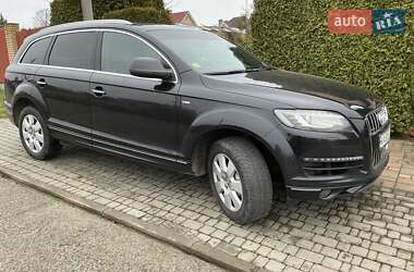 Audi Q7  2011