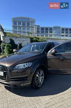 Audi Q7  2015