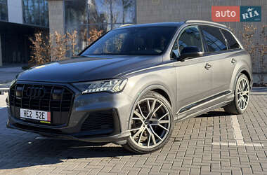 Audi Q7  2021