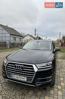 Audi Q7  2015