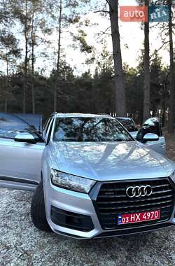 Audi Q7  2017