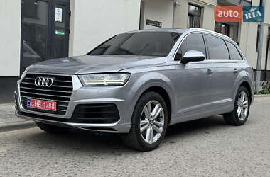 Audi Q7  2017