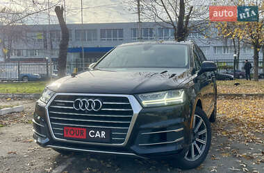 Audi Q7  2016