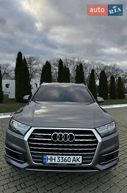 Audi Q7  2016
