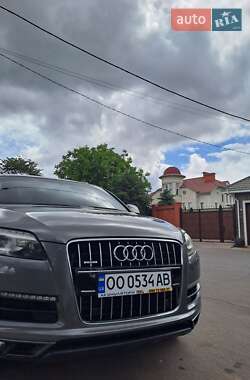 Audi Q7  2011