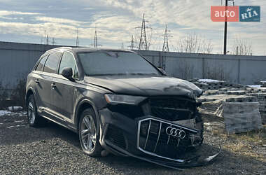 Audi Q7  2021