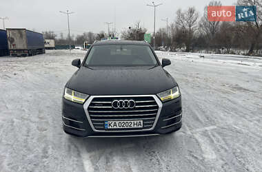 Audi Q7  2015
