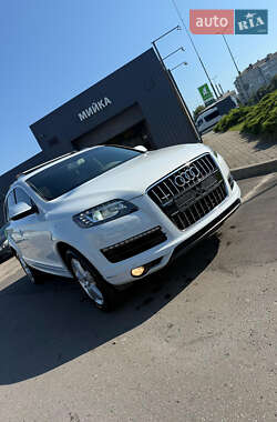 Audi Q7  2012