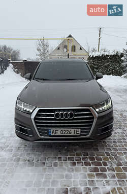 Audi Q7  2017