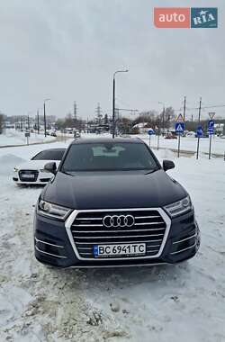 Audi Q7  2015
