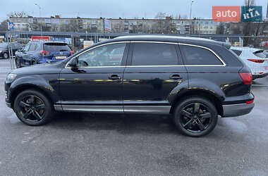 Audi Q7  2011