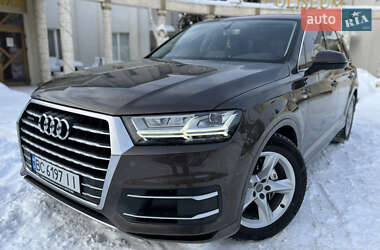 Audi Q7  2015