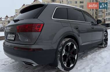 Audi Q7  2016