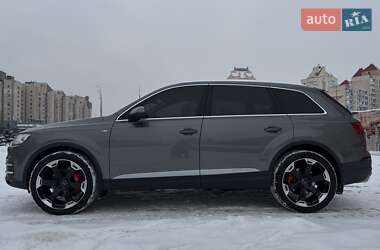 Audi Q7  2016