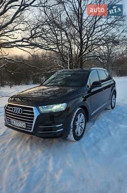 Audi Q7  2016