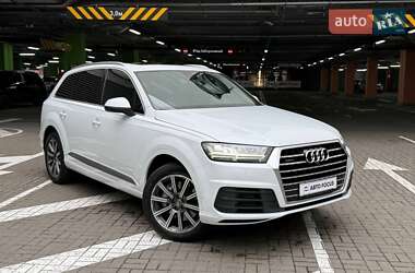 Audi Q7  2016