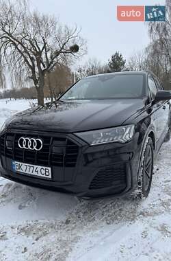 Audi Q7  2020