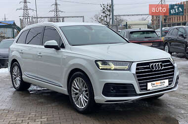 Audi Q7  2015