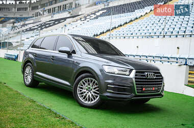 Audi Q7  2015