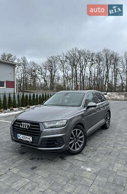 Audi Q7  2016