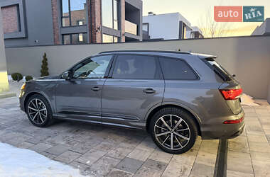 Audi Q7  2020