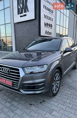 Audi Q7  2016