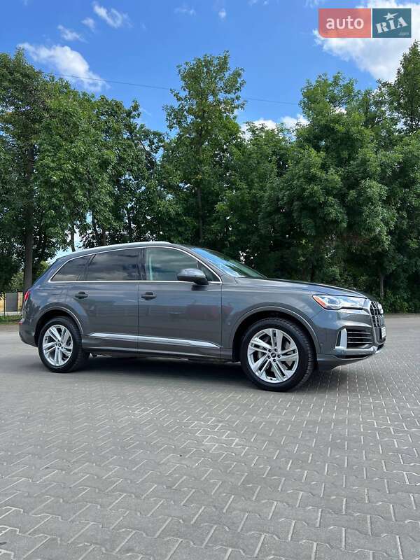 Позашляховик / Кросовер Audi Q7 2020 в Львові