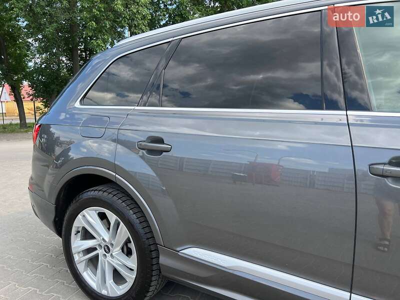 Позашляховик / Кросовер Audi Q7 2020 в Львові