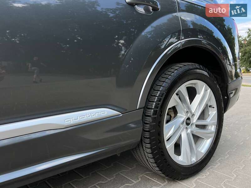 Позашляховик / Кросовер Audi Q7 2020 в Львові