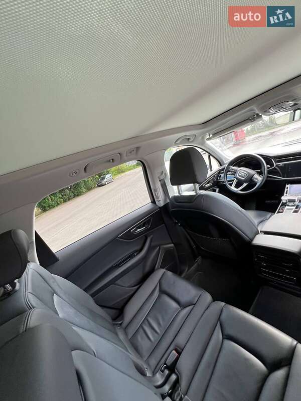 Позашляховик / Кросовер Audi Q7 2020 в Львові