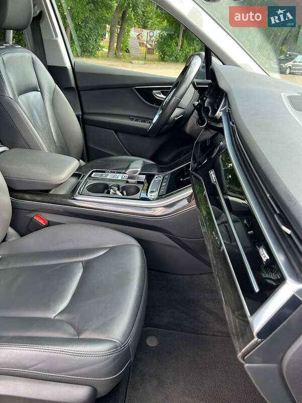 Позашляховик / Кросовер Audi Q7 2020 в Львові