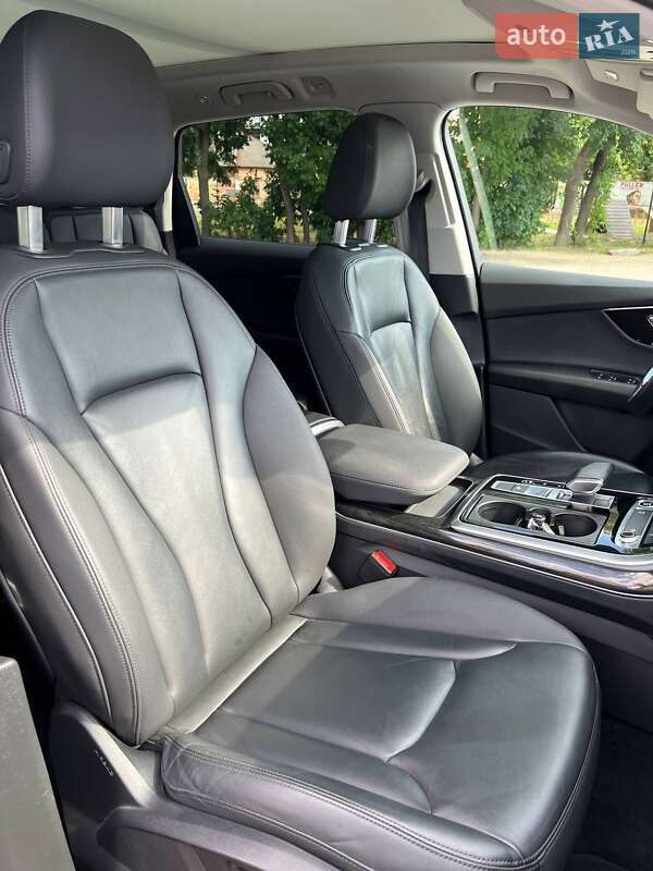 Позашляховик / Кросовер Audi Q7 2020 в Львові
