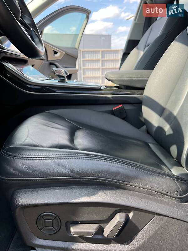 Позашляховик / Кросовер Audi Q7 2020 в Львові