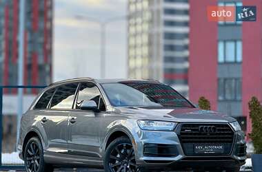 Audi Q7  2016