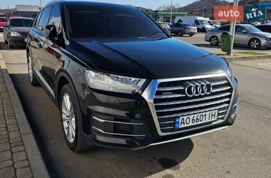 Audi Q7  2015