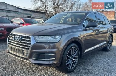 Audi Q7  2015