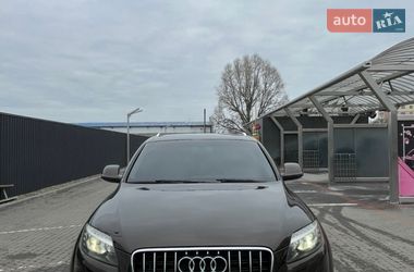 Audi Q7  2011