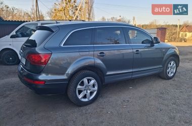 Audi Q7  2011