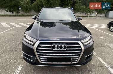 Audi Q7  2016