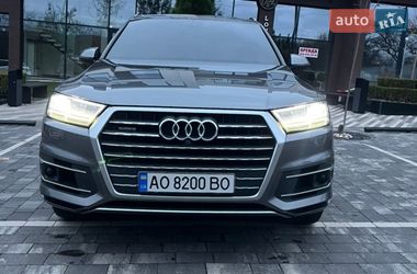 Позашляховик / Кросовер Audi Q7 2017 в Ужгороді