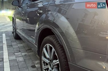Позашляховик / Кросовер Audi Q7 2017 в Ужгороді