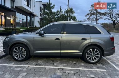 Позашляховик / Кросовер Audi Q7 2017 в Ужгороді