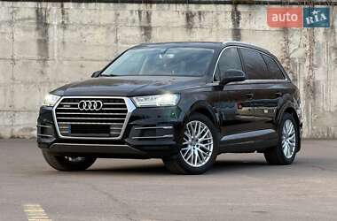 Audi Q7  2015