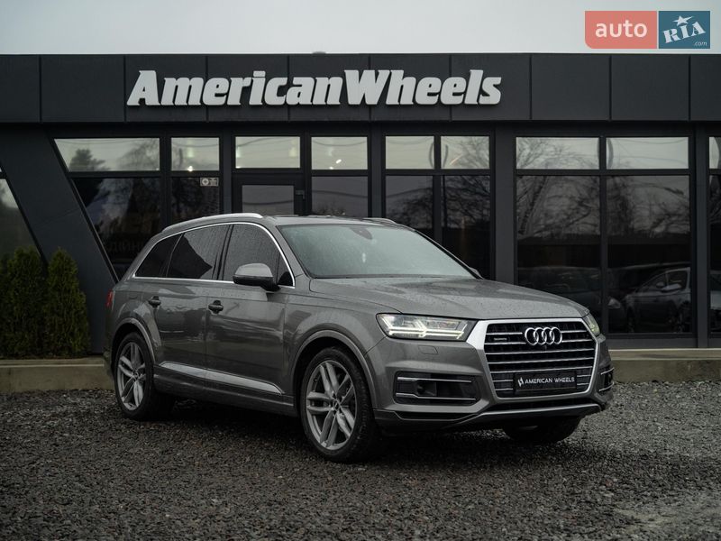 Позашляховик / Кросовер Audi Q7 2017 в Чернівцях